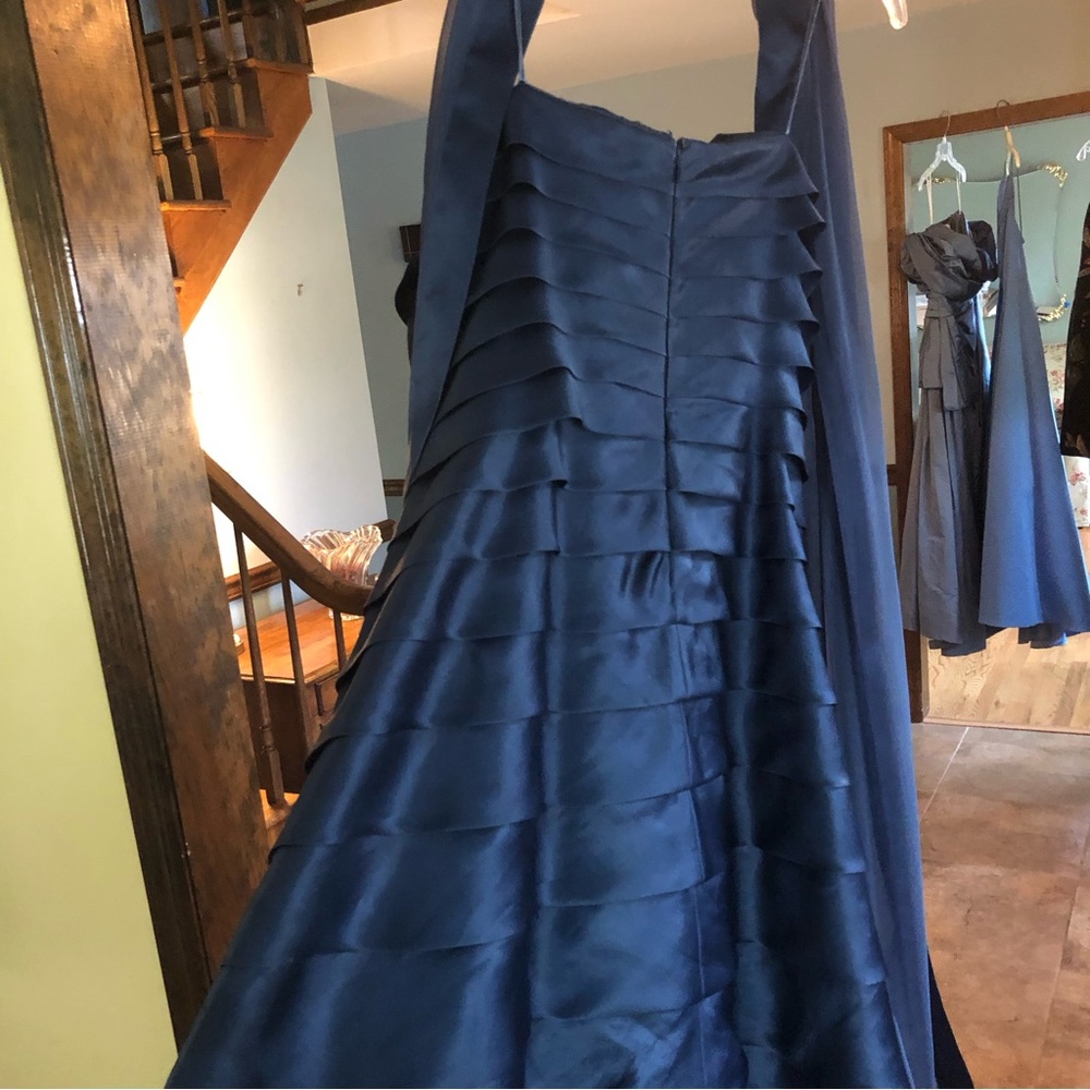 Gown - Picture 3 of 3